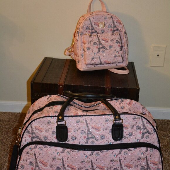 NWT Large Capacity Adorable Pairs Bling Travel Set for Teens
